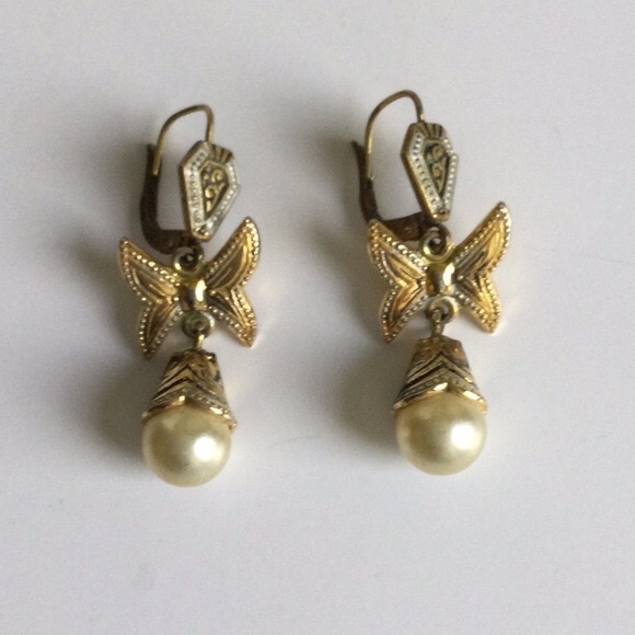 Elegant Vintage Spanish Pearl Earrings - Picture 2 of 6